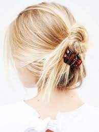 Tendance Coiffure 2020 17 Idees De Coiffure Avec Une Pin Clip Hairstyles Medium Hair Styles Claw Clip Hairstyles