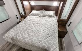 This makes them very private. 2020 Travel Trailer With 1 Queen Bedroom A King Or 2 Twins Pool In Loxahatchee Hotel Rates Reviews On Orbitz