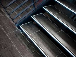 Aber alle dübel wollen ein loch in der decke! Treppen Capar Fliesen