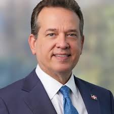 Con la presencia del presidente @luisabinader y nuestra alcaldesa  @carolinamejiagomez , queda inaugurado el Centro Futuro para la comunidad  de Cristo Rey y todo Santo Domingo. Un espacio de aprendizaje que abrirá