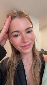 Avery Mullen's Instagram, Twitter & Facebook