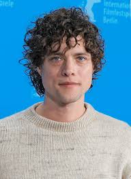 Douglas Smith (actor)