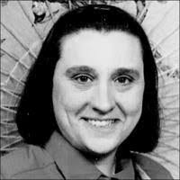 Stephanie Mae's Instagram, Twitter & Facebook