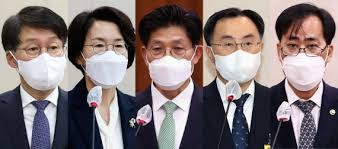 서울=뉴시스최동준 기자 = 임혜숙 과학기술정보통신부 장관 후보자가 4일 서울 여의도 국회에서 열린 인사청문회에서 질의에 답변하고 있다. Vraq1ld4s4vyom