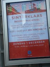 Deze Vorm Van Buitenreclame Zal Tijdelijk Zijn Aandacht Hebben Dit Komt Doordat De Rode Kleur En Het Grote Woord Sinterklaas O Sinterklaas Kalender December