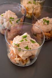 Les 15 Verrines Qui Vont Illuminer Votre Repas De Noel Marie Claire Verrine Saumon Fume Recettes De Cuisine Verrine Saumon