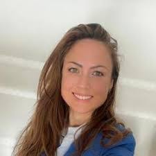 Melissa Joly's Instagram, Twitter & Facebook