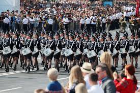 Картинки по запросу парад в киеве Sxcoalykqpzusm