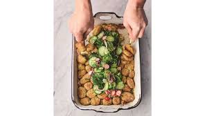 La comida nos une en canal cocina. Ensalada De Patatas Asadas Con Encurtidos Jamie Oliver Receta Canal Cocina Ensalada De Patatas Recetas De Ensalada De Patata Recetas Con Patatas