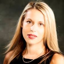 Alexis Cullen's Instagram, Twitter & Facebook