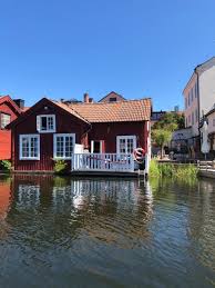 With an approximate population of 100,000 inhabitants in eskilstuna municipality, out of which 70,000 live in the city proper, it is the biggest city in södermanland county. Stugan Med Bryggan I Gamla Staden Eskilstuna Updated 2021 Prices