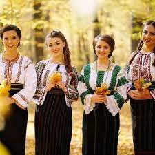 Vă mulțumim pentru toată susținerea și sperăm că și în 2020 ne veți asculta cântecele și vom sărbători împreună cele mai frumoase evenimente! Fetele Din Botosani Hai La Botosani Radio Fix By Dragu Trumpet