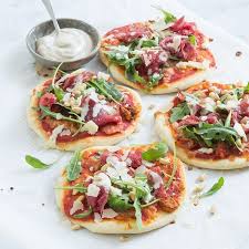 mini pizza met carpaccio leuke recepten recept diner recepten recepten diner kerstdiner recepten