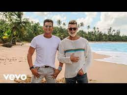Jun 15, 2021 · la canción de ricky martin y carlos vives no solo es bonita sino también pegadiza. Ricky Martin Carlos Vives Drop Cancion Bonita Rolling Stone