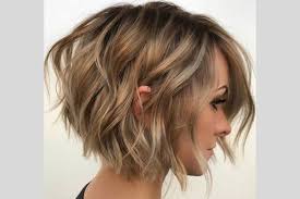 Model rambut layer merupakan salah satu model rambut favorit banyak orang terutama wanita, karena cocok dengan berbagai bentuk wajah model rambut dengan tatanan rapi dan potongan pendek dari belakang kemudian memanjang ke depan ini akan memberikan efek wajah lebih tirus. Model Rambut Layer Pendek Yang Bisa Kamu Coba Ladiestory Id