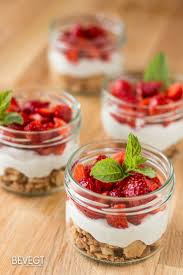 Veganer Erdbeer Cheesecake Im Glas Ohne Backen Rezept Veganer Nachtisch Rezepte Vegane Desserts