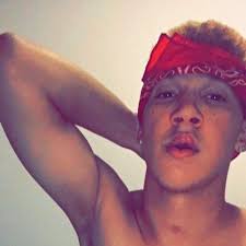 Isaac Mobley (@godzillaisaac98)