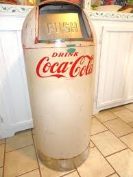 Abschließend zeigt sich, dass der koolatron coca cola kühlschrank retro an vielen stellen einen optimalen getränkekühlschrak herauskristallisiert. Coca Cola Furniture Ideas On Foter
