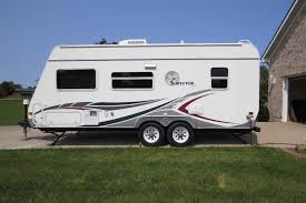 The cherokee travel trailers are available in a variety of floor plans with tons of different features and amenities so you can find the perfect rv to meet your needs. 2006 Used Forest River Surveyor Travel Trailer In Ohio Oh