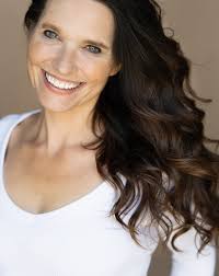 Brand new acting headshots-- Hoping to show casting directors pics that  look like me while offering versatility too. THANK YOU @roberta.raynewells  for these great shots! #actorslife