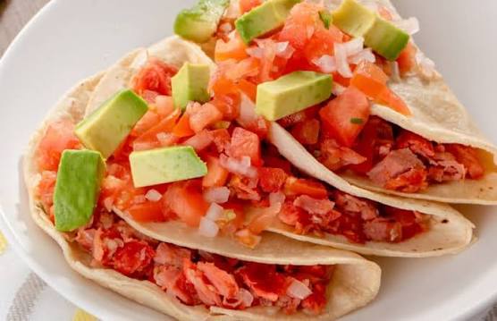 Tacos de Marlín Ahumado con Salsa de Chile Guajillo🐠🌮