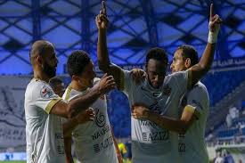 نتيجة مباراة الاهلي وسموحة اليوم 21/04/2021 ماتش الدوري المصري. Ø´Ø¨Ø§Ø¨ Ø§Ù„Ø£Ù‡Ù„ÙŠ ÙŠØ´Ø¯Ø¯ Ø§Ù„Ø®Ù†Ø§Ù‚ Ø¹Ù„Ù‰ Ø§Ù„Ø´Ø§Ø±Ù‚Ø© Ø§Ù„Ù…ØªØµØ¯Ø± ÙÙŠ Ø§Ù„Ø¯ÙˆØ±ÙŠ Ø§Ù„Ø¥Ù…Ø§Ø±Ø§ØªÙŠ