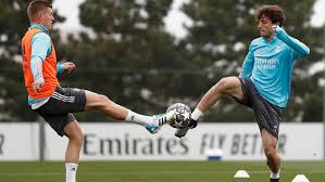 Scout report giving a tactical analysis of toni kroos and why his skill set is central to the tactics for zinedine zidane at real madrid. Kroos Set To Return To Face Chelsea Marca