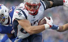 Download Wallpapers Rob Gronkowski 4k American Football Nfl New England Patriots Besthqwallpapers Com Gronkowski New England Patriots Rob Gronkowski