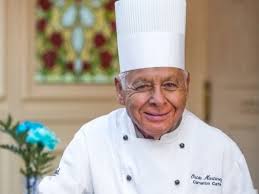 Hundreds Petition Disneyland To Rename Carnation Cafe After Oscar