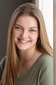 Lydia Blanton's Instagram, Twitter & Facebook