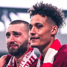 LFC Somebody should just frame this photo up & give it to Pep Guardiola as  a Christmas present 🤣