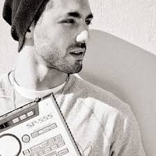 Oisima hometown, biography