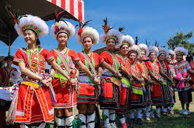 一文認識台灣原住民16族的傳統服飾文化 全球房產新聞網 asian history girl indigenous group