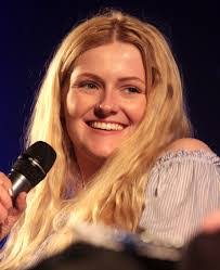 Amie Richardson's Instagram, Twitter & Facebook