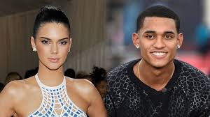 Clarkson and jenner have been rumored to be secretly dating for a few months now. Kendall Jenner Casually Dating Lakers Player Jordan Clarkson Youtube