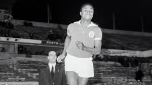 Lucas veríssimo e a vitória sobre o barcelona: Eusebio Made His Debut For Benfica When The Team Was Already Returning Home With The European Title Sl Benfica