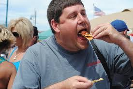 Mia Nowlin's Instagram, Twitter & Facebook