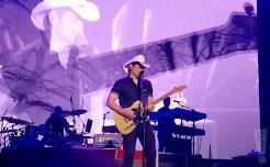 102.9 The Wolf Welcomes Brad Paisley
