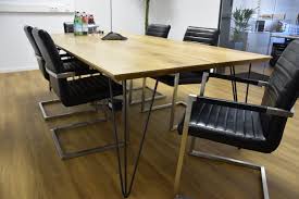 Tisch Furs Buro Mit Stahlfuss Esstisch Tisch Innenarchitektur