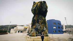 Met ingegoten copyright van het guggenheim bilbao museoa, in goede staat, met de plastic vitrine. Puppy Guggenheim Museum Bilbao