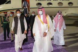 وزیراعظم عمران خان 21 سے 23 جنوری تک سوئٹزرلینڈ کے شہر ڈیوس میں منعقدہ عالمی وزیراعظم عمران خان کے اس دورے کے دوران عالمی اقتصادی فورم کے خصوصی سیشن میں. Fwm81cfgffx5rm