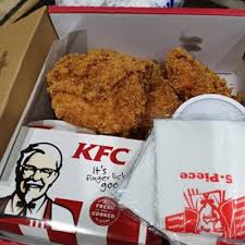 3 hot wings, 2 krokante crispy tenders en een pcs original. Order Mega Variery Box Dengan Kfc Delivery Yang Pantas Dan Mudah