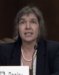 Kari Dooley's Instagram, Twitter & Facebook