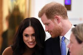 Tanto é quem a rainha (também na teoria, lembra) indica o primeiro ministro. Rainha Elizabeth Ii Aprova Decisao De Harry E Meghan E Estabelece Periodo De Transicao Mundo Ultimas Noticias Do Mundo O Povo Online