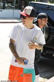 Justin Bieber Arrives To The Gym With A Rubik S Cube Justin Bieber Posters Justin Bieber Justin Bieber Photos