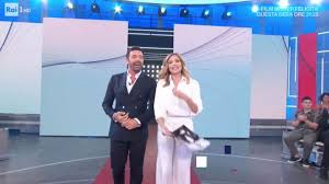 Il programma di rai 1 condotto da marco liorni e francesca fialdini tornerà martedì 3 aprile. Salta La Vita In Diretta Condotta Da Lorella Cuccarini E Alberto Matano Lo Stop E Momentaneo Tuttivip