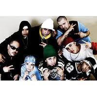 Kumbia kings performed this song for the tribute concert selena ¡vive!, which premiered live on univision on april 7, 2005. A B Quintanilla Iii Y Los Kumbia Kings