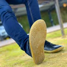 Boty mají ultratenkou podrážku pro přirozený pohyb jako naboso! Barfussschuh Addis Men Soul Of Africa Von Vivobarefoot