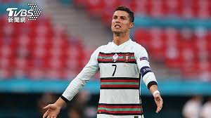 C羅 (cristiano ronaldo) 是一名葡萄牙籍的足球員，18歲的時候加入曼聯並且在該隊留下相當驚人的紀錄~目前效力於皇家馬德里，不過今天並不是要對世界足球先生作專題介紹~而是送上 c羅 的歷任女友給各位瞧一瞧.老實講! Rlnisqma7zqrsm