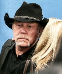 Francesca hetfield, whose birth name is francesca tomasi, was born in rosario, argentina. Francesca Hetfield And James Hetfield Famousfix